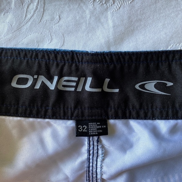 O'Neill Men's Blue Red White Board Shorts Size 32 - Picture 2 of 13